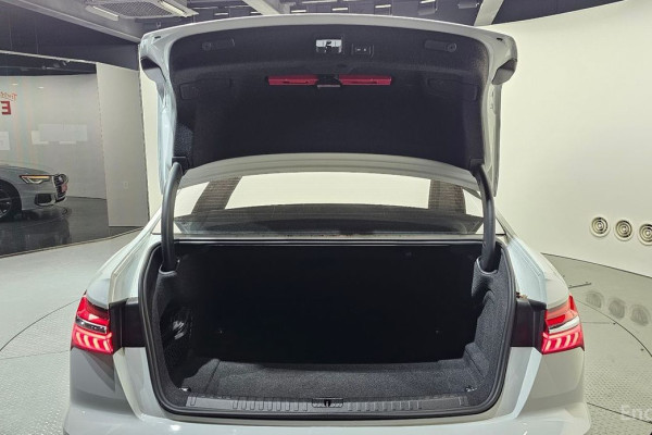 2022 Audi A6 с пробегом 12 645 км