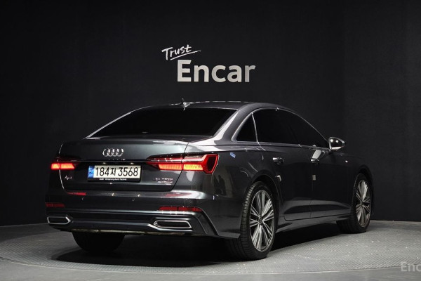 2022 Audi A6 с пробегом 49 282 км