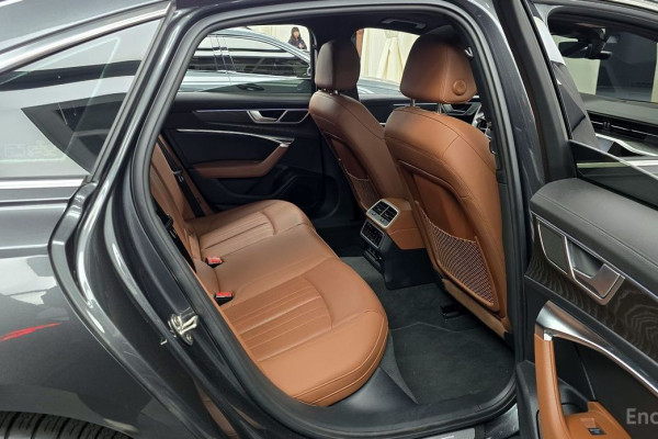 2022 Audi A6 с пробегом 49 282 км