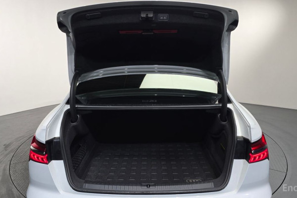 2022 Audi A6 с пробегом 70 078 км