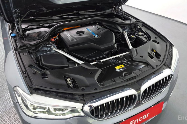 2020 BMW 5 серии с пробегом 69 884 км