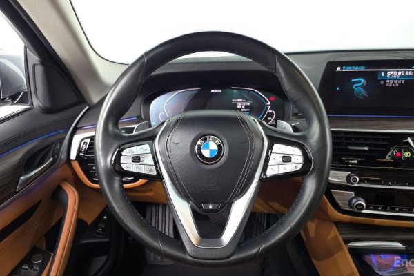 2020 BMW 5 серии с пробегом 69 884 км