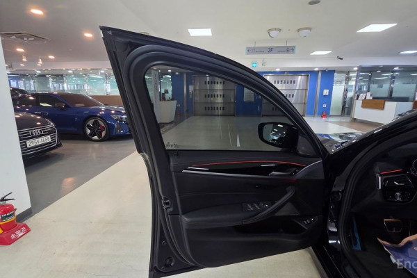 2021 BMW 5 серии с пробегом 93 247 км