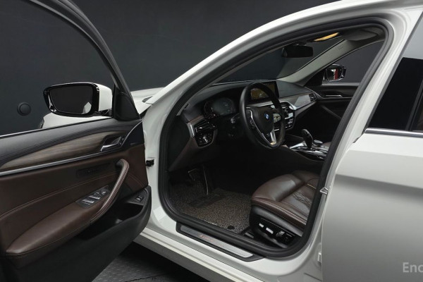 2020 BMW 5 серии с пробегом 76 676 км