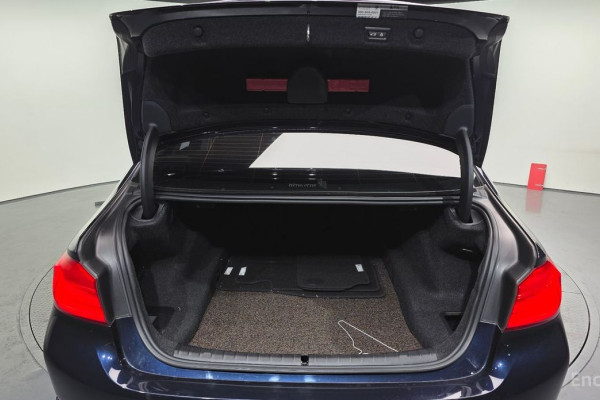 2020 BMW 5 серии с пробегом 135 827 км