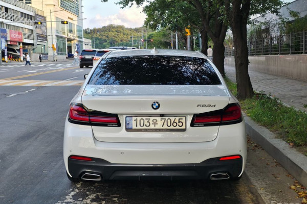 2021 BMW 5 серии с пробегом 66 090 км