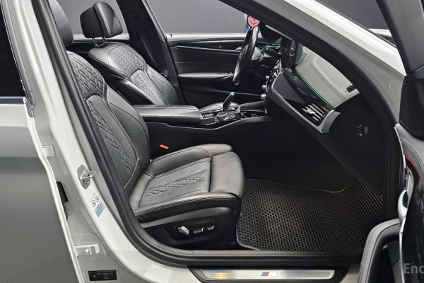 2021 BMW 5 серии с пробегом 128 493 км