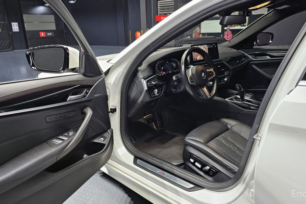 2021 BMW 5 серии с пробегом 128 493 км