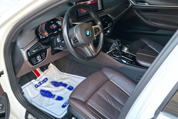 2021 BMW 5 серии с пробегом 66 090 км