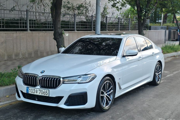 2021 BMW 5 серии с пробегом 66 090 км