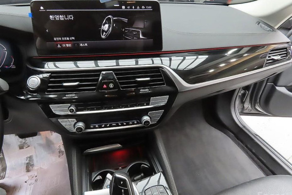 2021 BMW 5 серии с пробегом 103 758 км