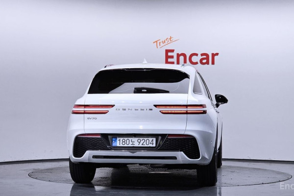 2021 Genesis GV70 с пробегом 75 688 км