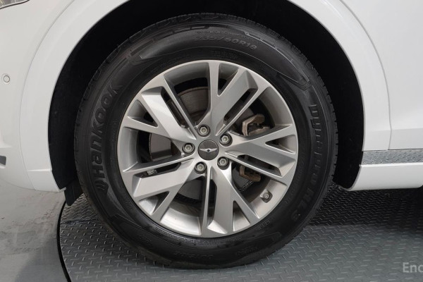 2021 Genesis GV70 с пробегом 75 688 км