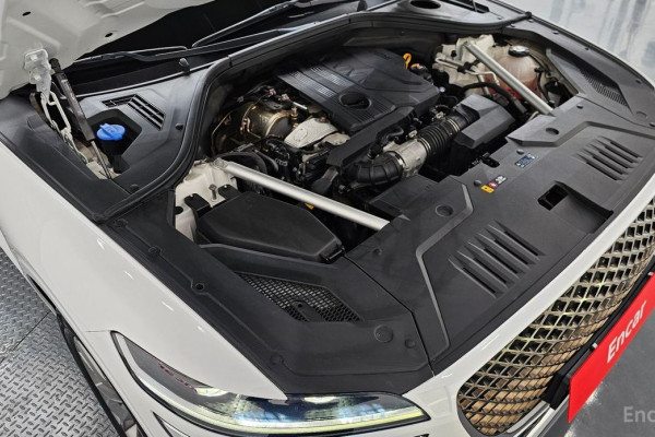 2021 Genesis GV70 с пробегом 75 688 км