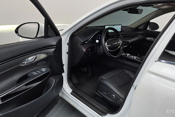 2021 Genesis GV70 с пробегом 75 688 км