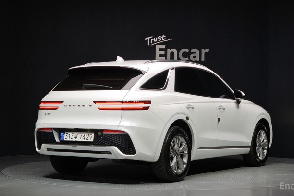 2021 Genesis GV70 с пробегом 73 036 км