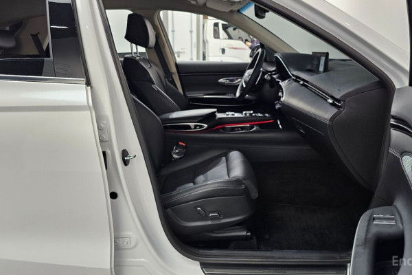 2021 Genesis GV70 с пробегом 75 688 км