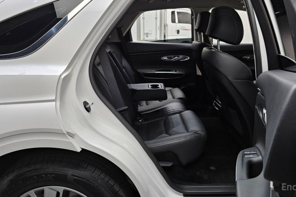 2021 Genesis GV70 с пробегом 75 688 км