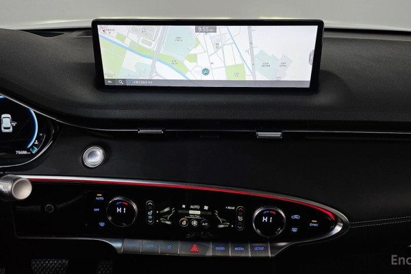 2021 Genesis GV70 с пробегом 75 688 км