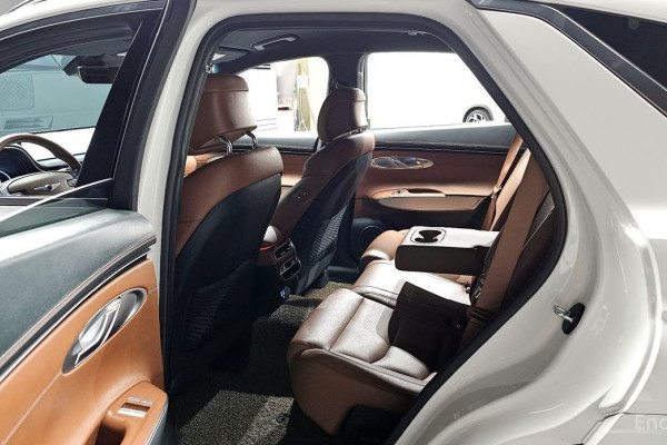 2021 Genesis GV70 с пробегом 92 825 км