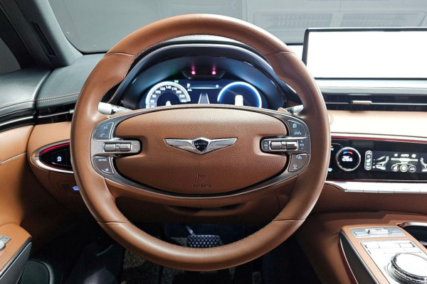 2021 Genesis GV70 с пробегом 92 825 км