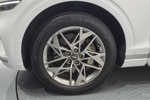 2022 Genesis GV70 с пробегом 26 445 км