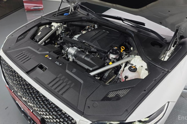 2022 Genesis GV70 с пробегом 26 445 км