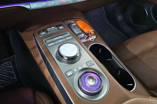 2022 Genesis GV70 с пробегом 26 445 км