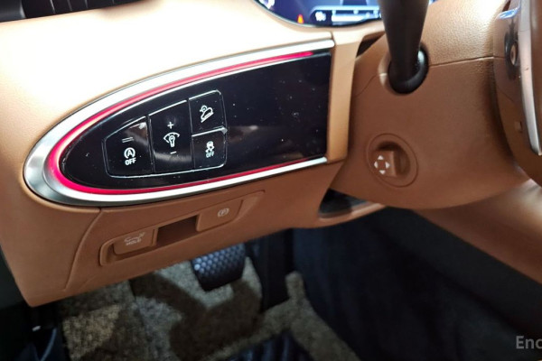 2021 Genesis GV70 с пробегом 92 825 км