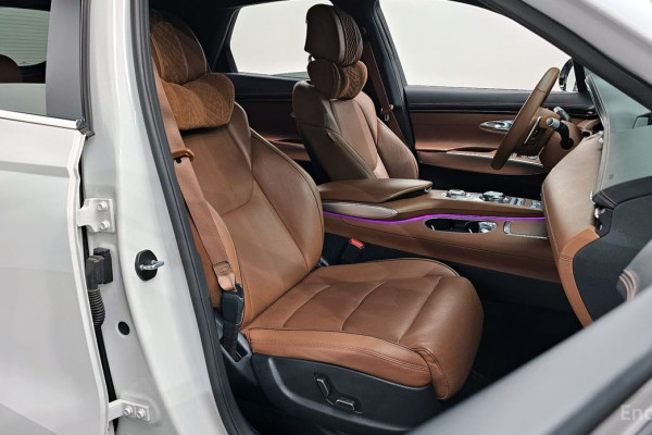 2022 Genesis GV70 с пробегом 26 445 км