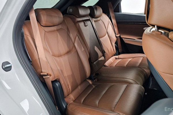 2022 Genesis GV70 с пробегом 26 445 км