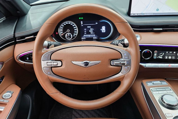 2022 Genesis GV70 с пробегом 26 445 км