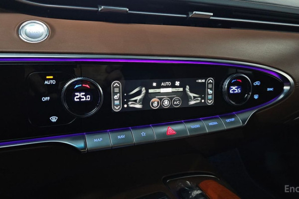 2022 Genesis GV70 с пробегом 26 445 км