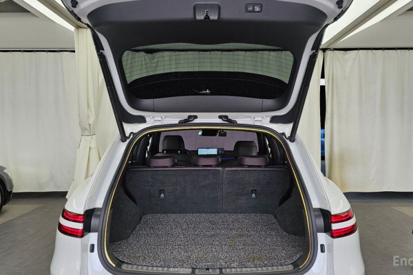 2021 Genesis GV70 с пробегом 73 036 км