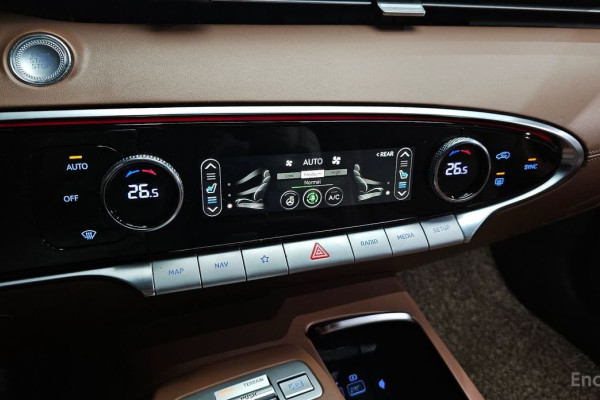 2021 Genesis GV70 с пробегом 92 825 км