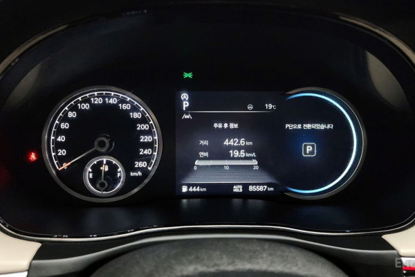 2021 Genesis GV70 с пробегом 85 587 км