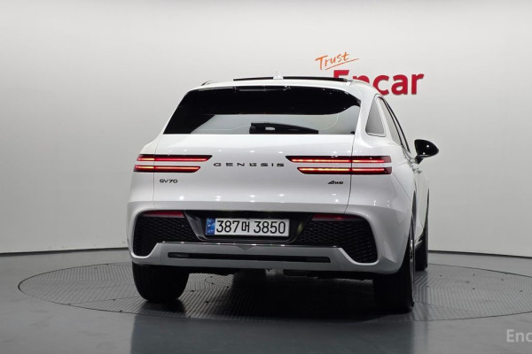 2021 Genesis GV70 с пробегом 20 078 км