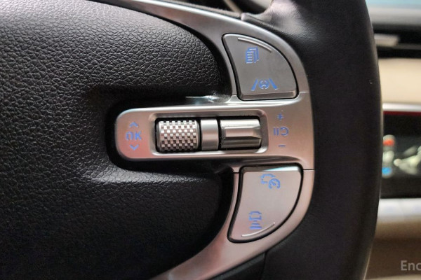 2021 Genesis GV70 с пробегом 85 587 км