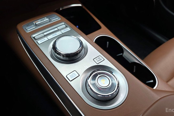 2021 Genesis GV70 с пробегом 20 078 км