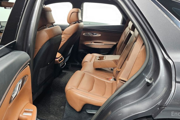 2021 Genesis GV70 с пробегом 87 896 км