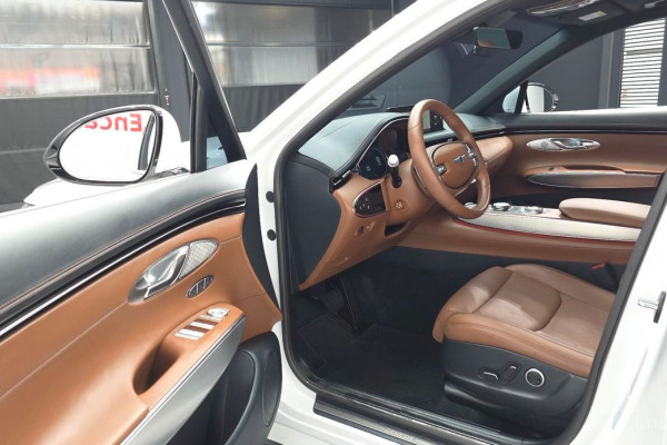 2021 Genesis GV70 с пробегом 20 078 км