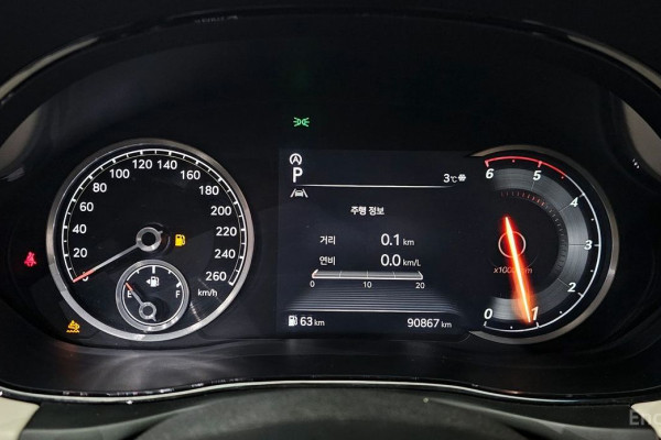 2021 Genesis GV70 с пробегом 90 867 км