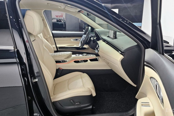 2021 Genesis GV70 с пробегом 90 867 км