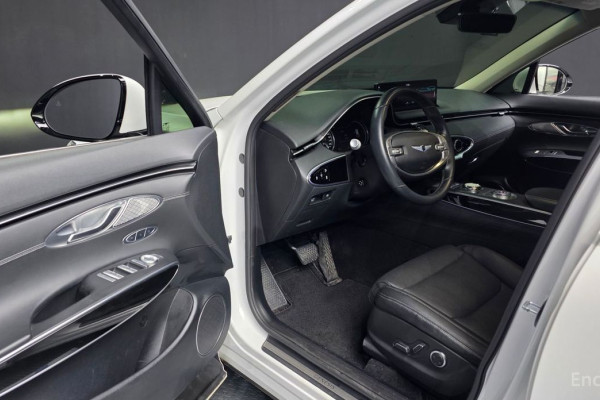 2021 Genesis GV70 с пробегом 51 600 км