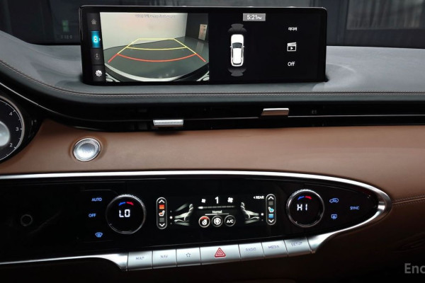 2021 Genesis GV70 с пробегом 20 078 км