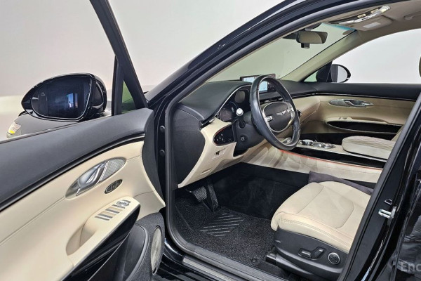 2021 Genesis GV70 с пробегом 90 867 км