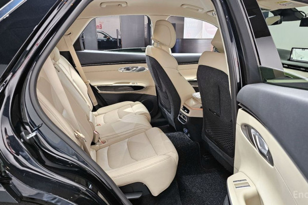 2021 Genesis GV70 с пробегом 90 867 км