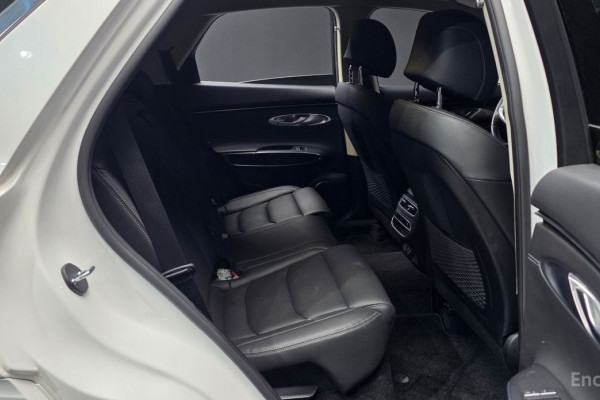 2021 Genesis GV70 с пробегом 51 600 км