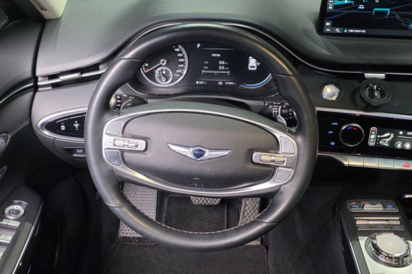 2021 Genesis GV70 с пробегом 51 600 км