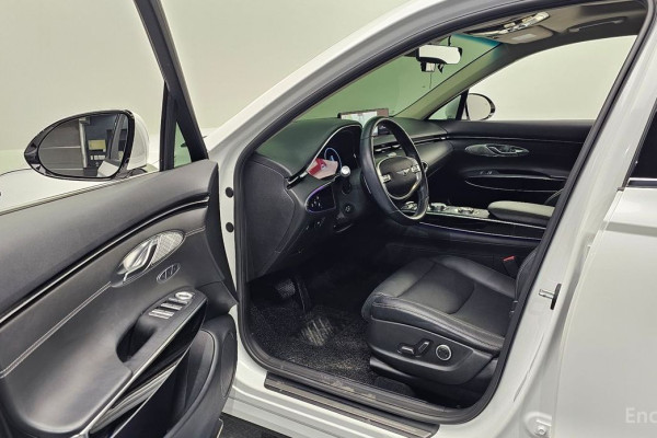 2021 Genesis GV70 с пробегом 91 078 км